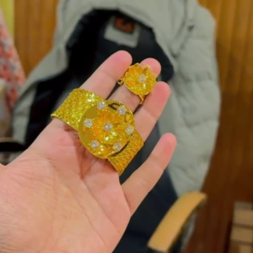 "Gold Floral Bangle and Ring Set